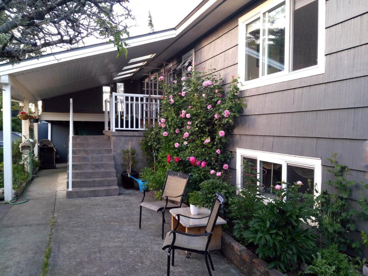 Oceanfront Paradise Comox Exterior foto