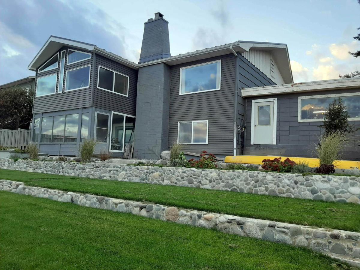 Oceanfront Paradise Comox Exterior foto
